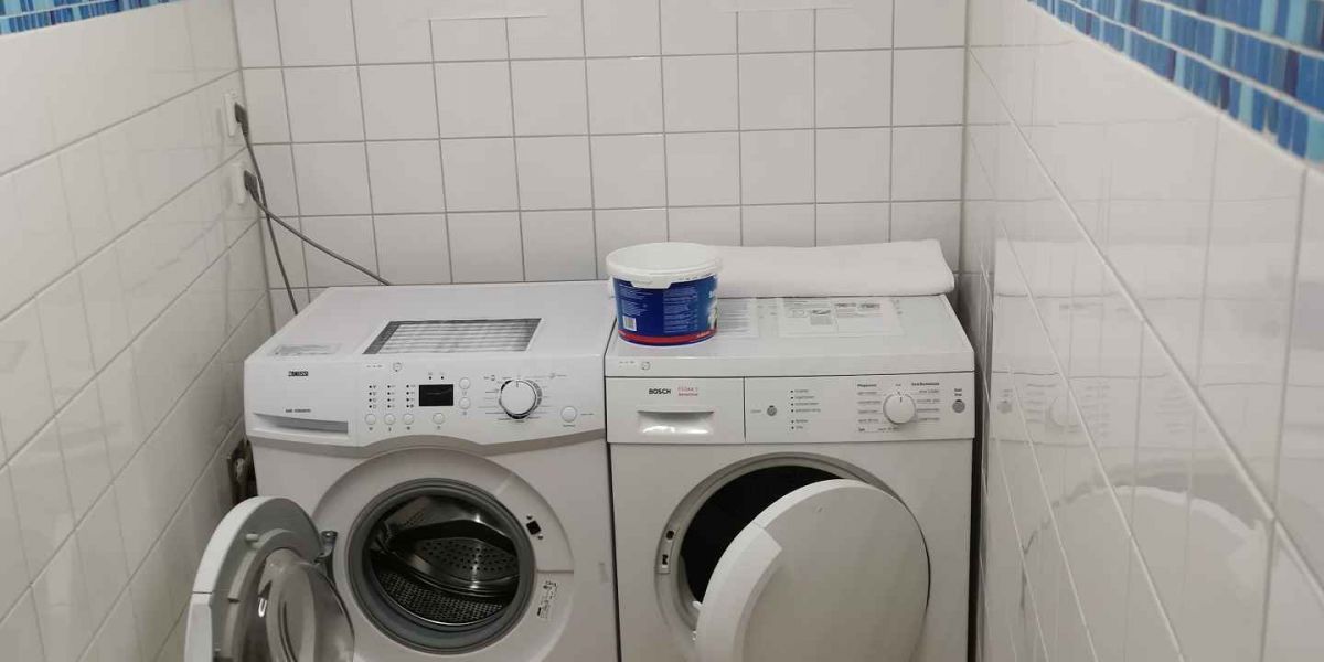 Waschmaschine und Trockner